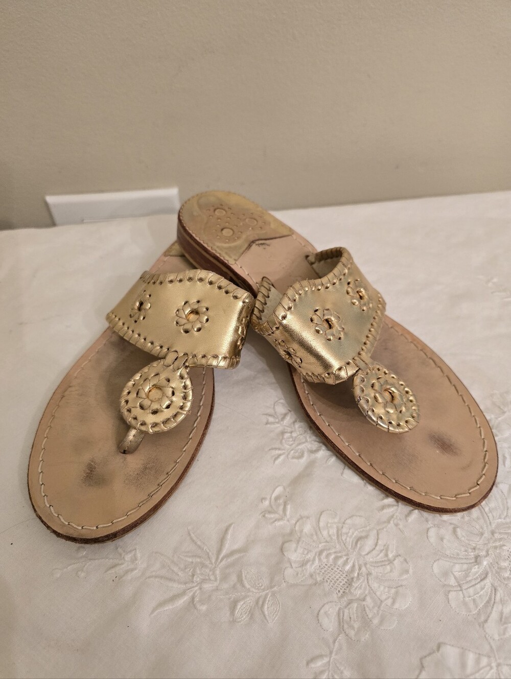 Jack Rogers Metallic Gold Leather Thong Sandals Size 8.5